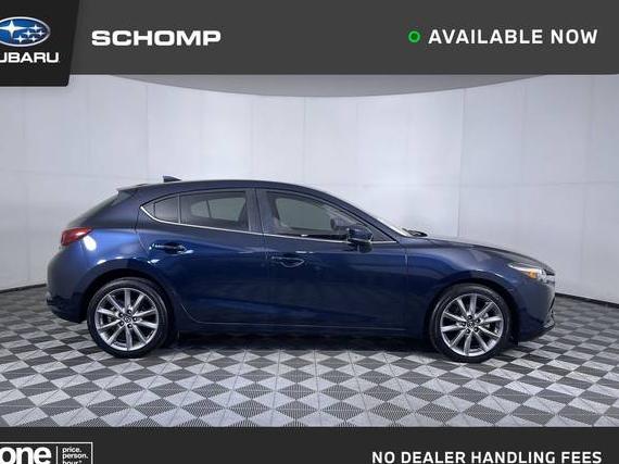 MAZDA MAZDA3 2018 3MZBN1M32JM226377 image MAZDA MAZDA3 2018 3MZBN1M32JM226377 image
