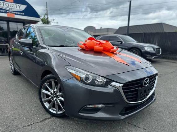 MAZDA MAZDA3 2018 3MZBN1V33JM205021 image MAZDA MAZDA3 2018 3MZBN1V33JM205021 image