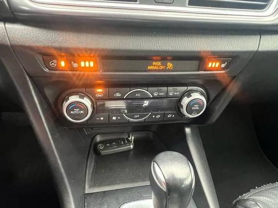 MAZDA MAZDA3 2018 3MZBN1W37JM213766 image MAZDA MAZDA3 2018 3MZBN1W37JM213766 image