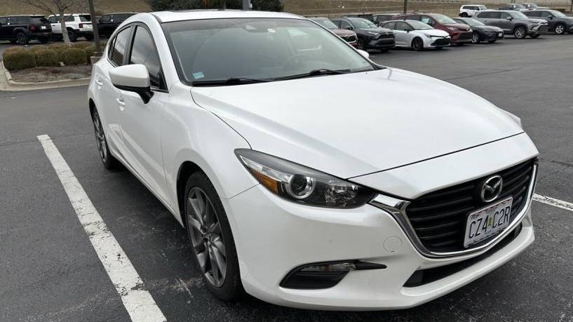 MAZDA MAZDA3 2018 3MZBN1L37JM172396 image