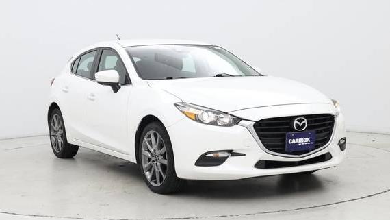 MAZDA MAZDA3 2018 3MZBN1L32JM261809 image