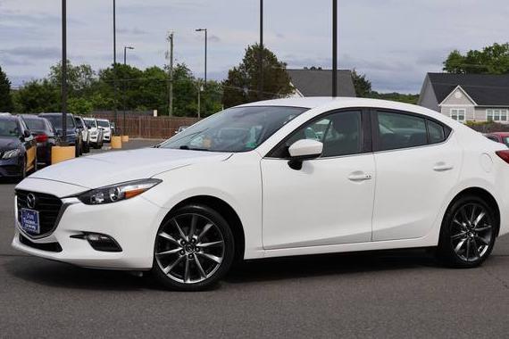 MAZDA MAZDA3 2018 3MZBN1V32JM262326 image