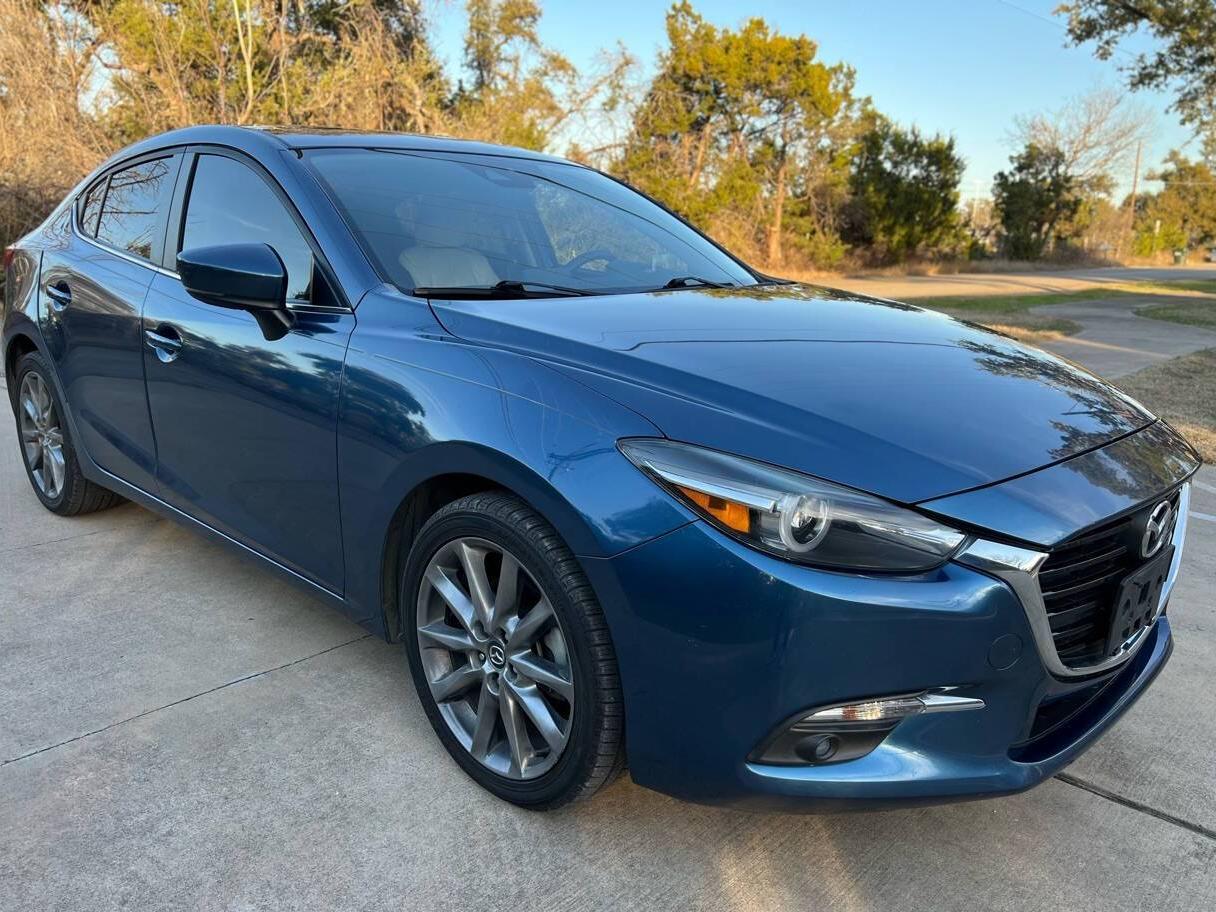 MAZDA MAZDA3 2018 3MZBN1W33JM175761 image