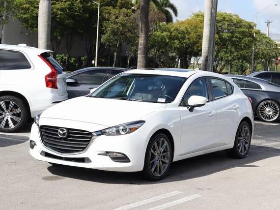 MAZDA MAZDA3 2018 3MZBN1L30JM263428 image