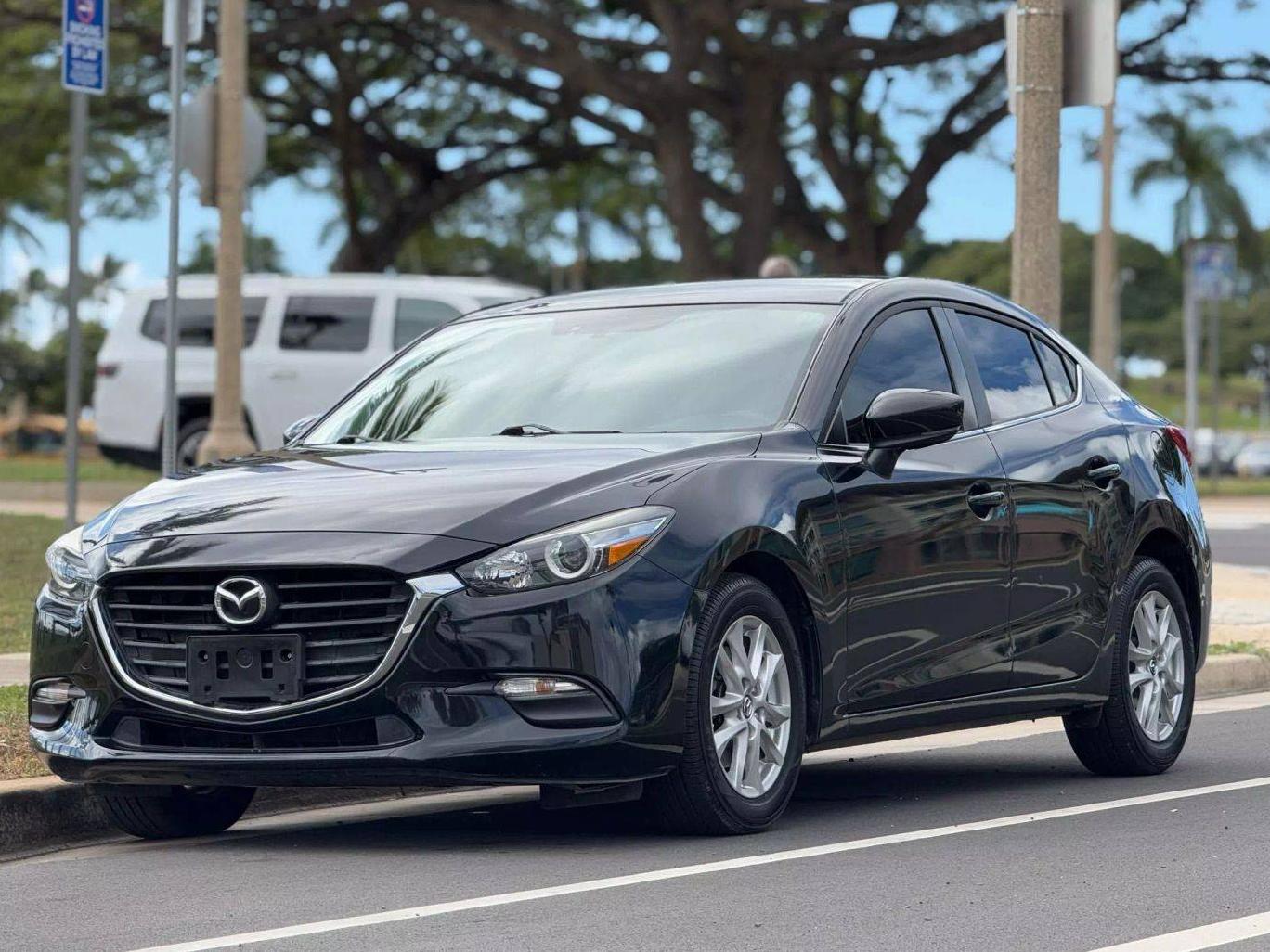 MAZDA MAZDA3 2017 3MZBN1U79HM101888 image