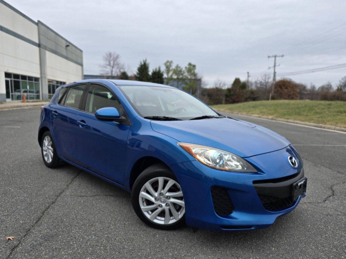 MAZDA MAZDA3 2012 JM1BL1L73C1579045 image