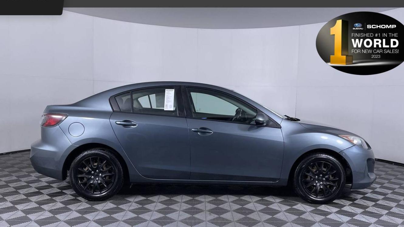 MAZDA MAZDA3 2013 JM1BL1U75D1701940 image