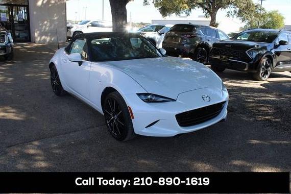MAZDA MX-5 2024 JM1NDAD70R0608489 image