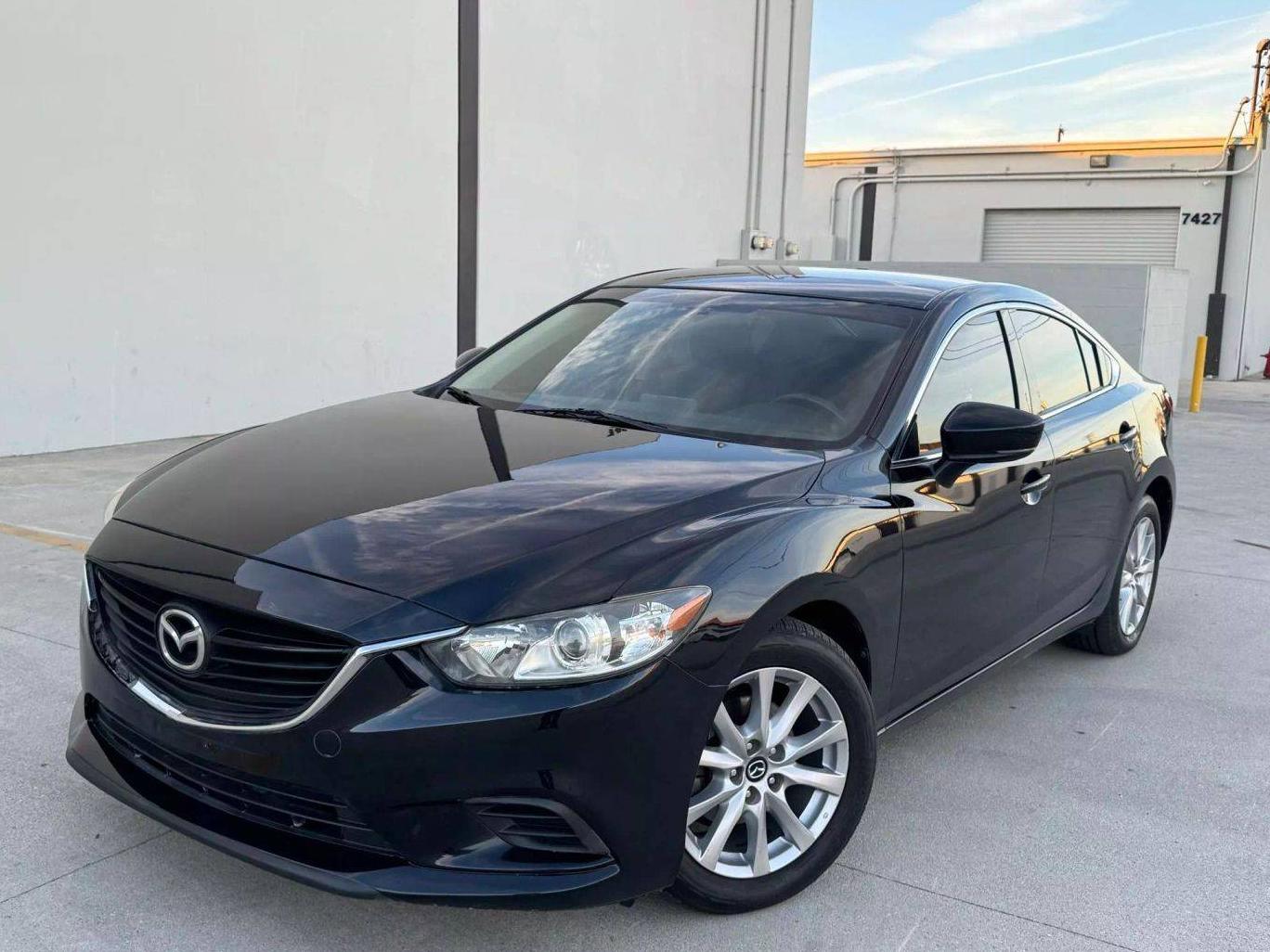 MAZDA MAZDA6 2017 JM1GL1U54H1144464 image