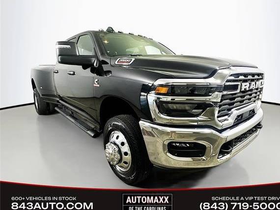 RAM 3500 2025 3C63RRGL0SG550389 image RAM 3500 2025 3C63RRGL0SG550389 image