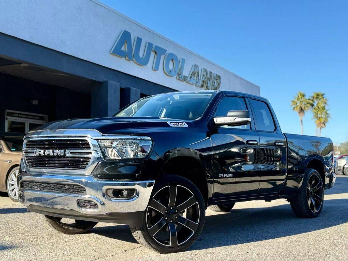 RAM 1500 2019 1C6RREBT3KN884403 image