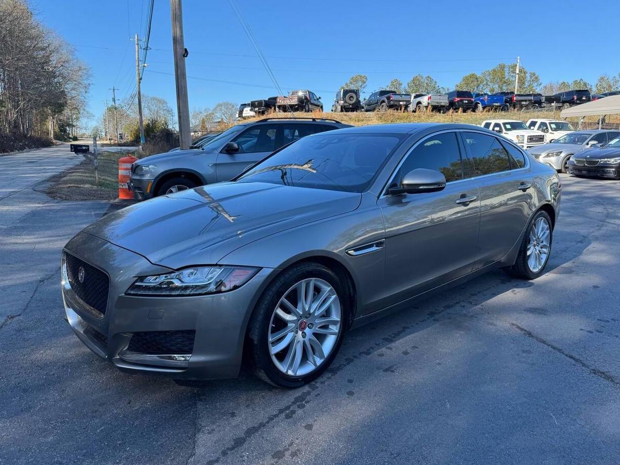 JAGUAR XF 2018 SAJBE4EV8JCY58601 image