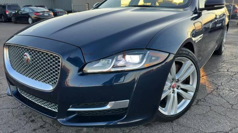 JAGUAR XJ 2016 SAJWA2G78G8W01644 image