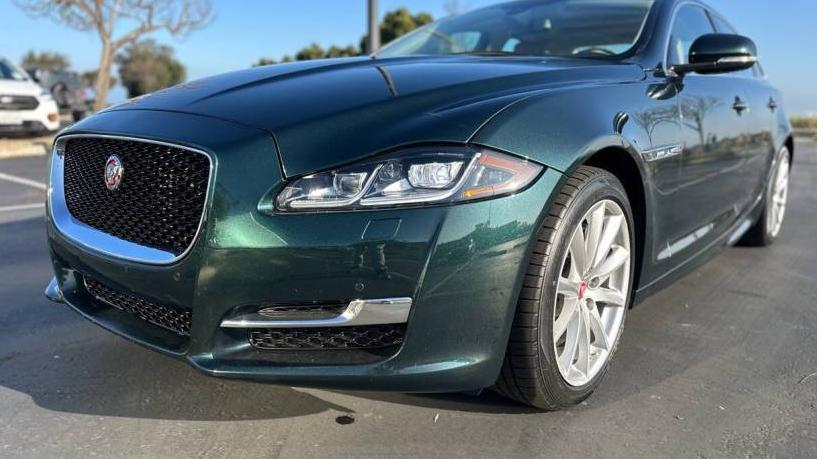 JAGUAR XJ 2016 SAJWA1C70G8W01685 image