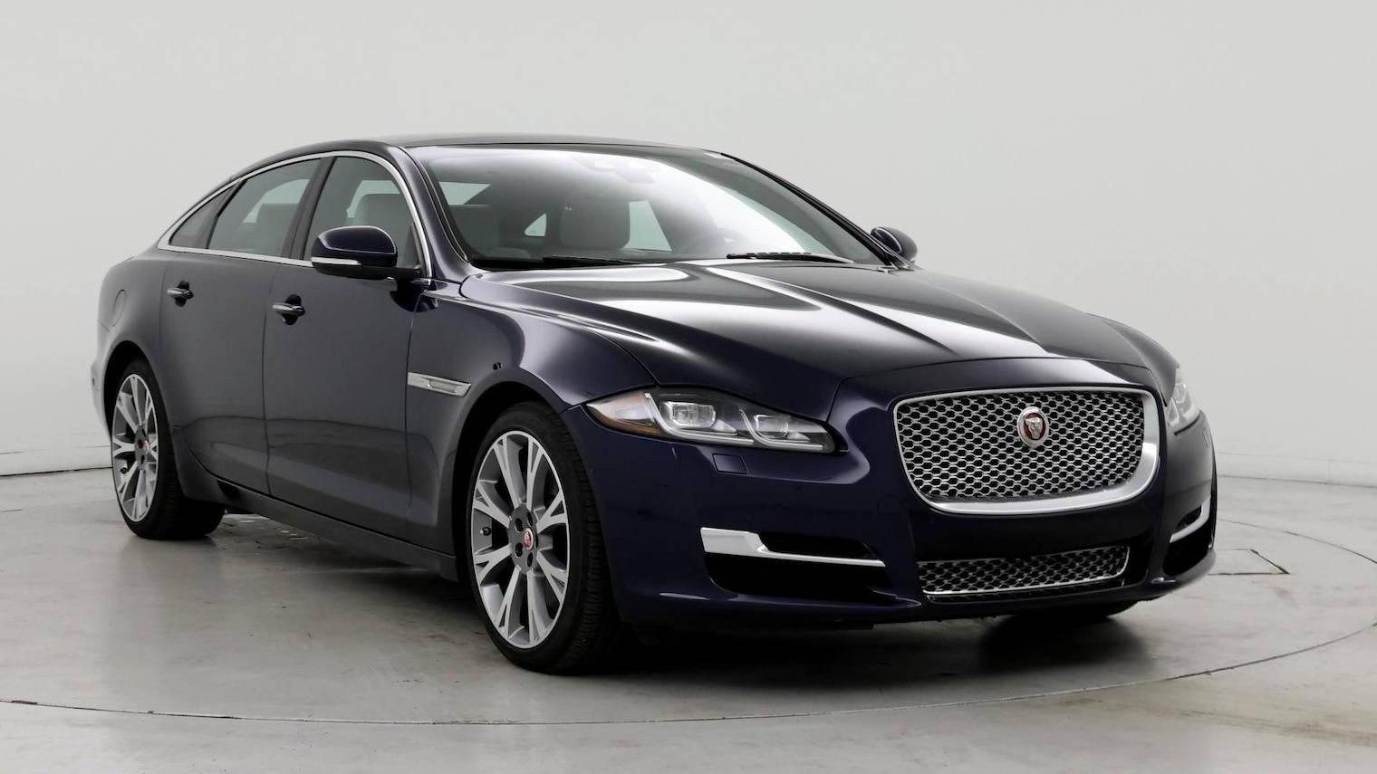 JAGUAR XJ 2019 SAJWJ2GD3K8W21394 image