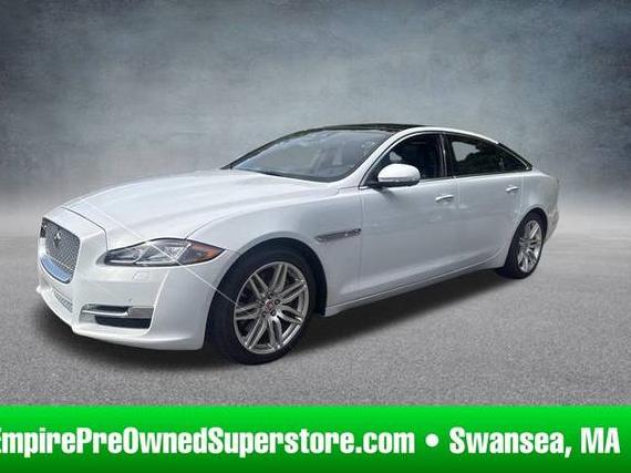 JAGUAR XJ 2019 SAJWJ2GD3K8W21699 image