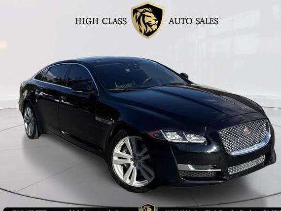 JAGUAR XJ 2018 SAJWA2G71J8W15070 image
