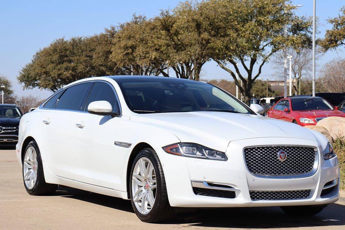 JAGUAR XJ 2018 SAJWA2G75J8W15668 image