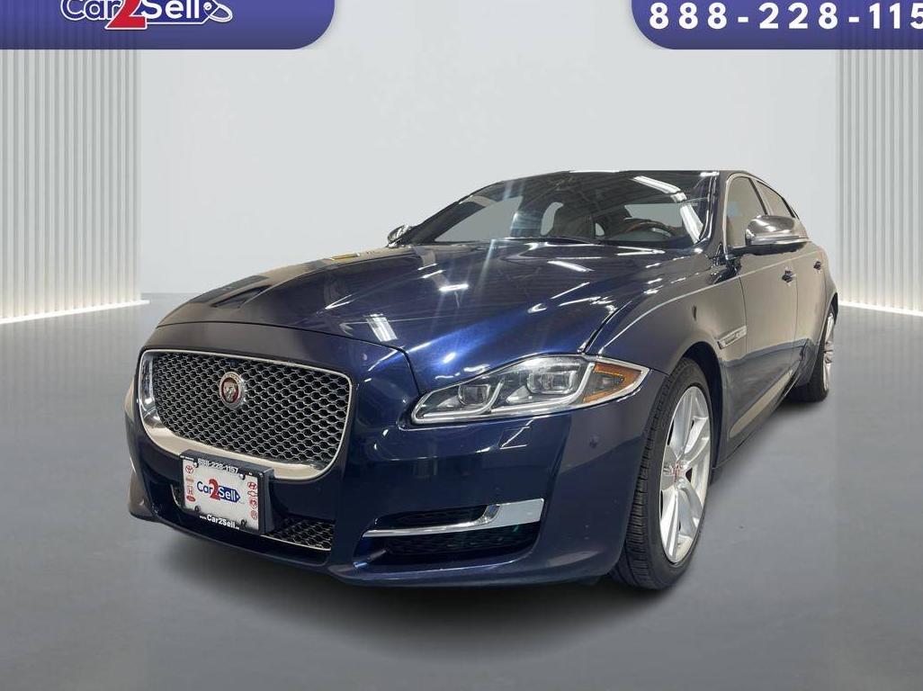 JAGUAR XJ 2017 SAJWJ2GD2H8W12694 image