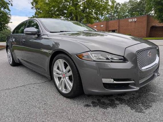 JAGUAR XJ 2017 SAJWA2G75H8W09704 image