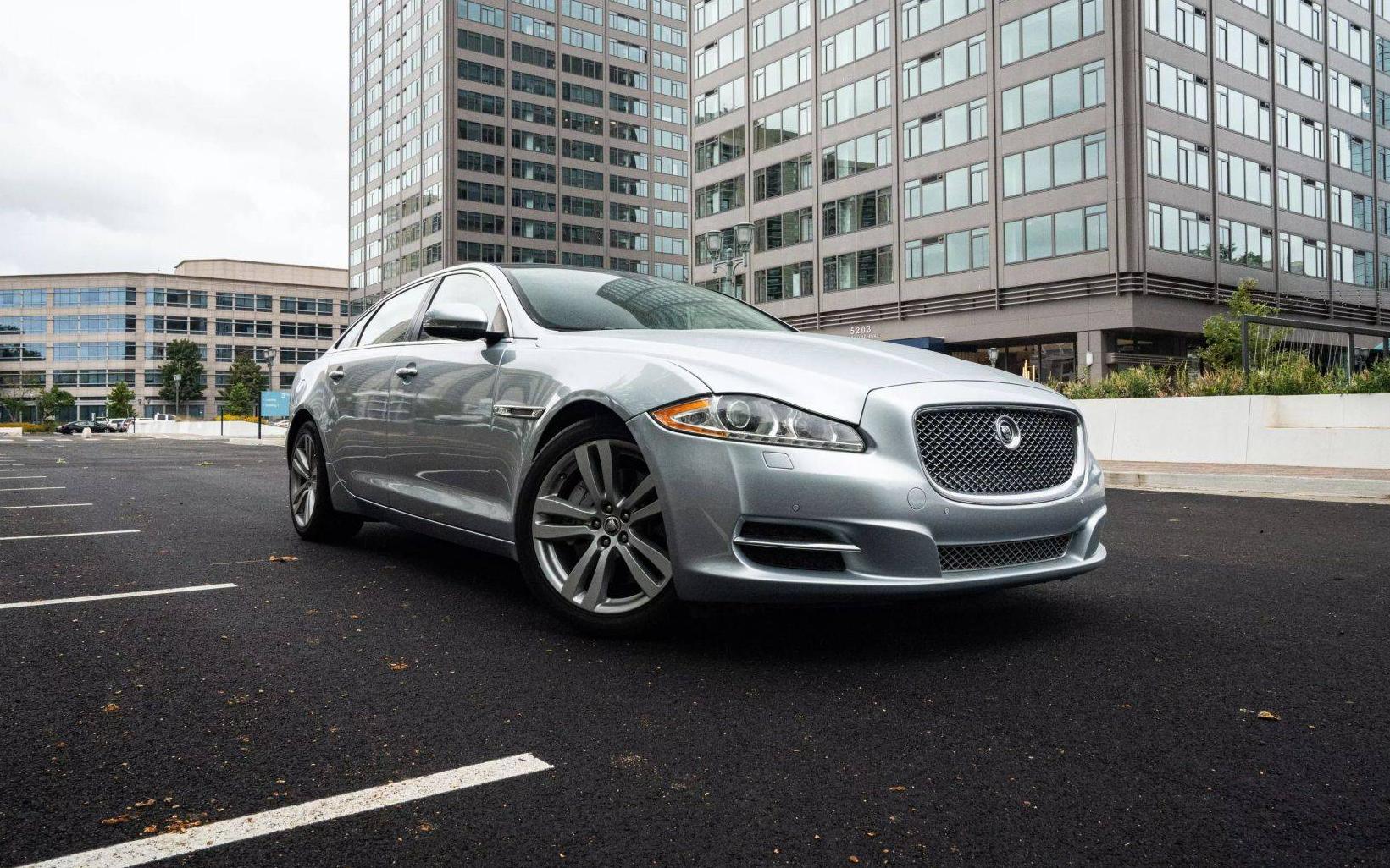 JAGUAR XJ 2011 SAJWA2GB5BLV17372 image JAGUAR XJ 2011 SAJWA2GB5BLV17372 image