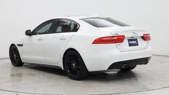 JAGUAR XE 2019 SAJAG4FV9KCP49568 image