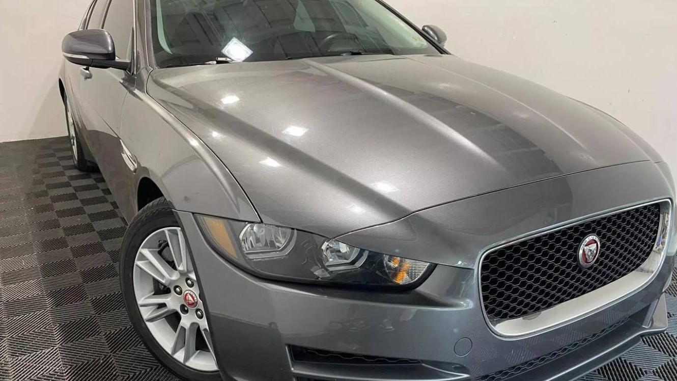 JAGUAR XE 2019 SAJAD4FX2KCP51897 image