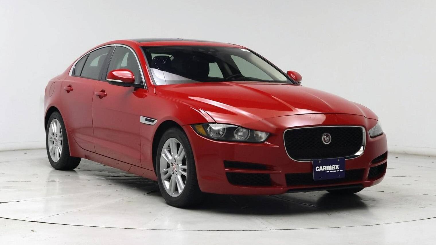 JAGUAR XE 2018 SAJAD4FXXJCP32402 image