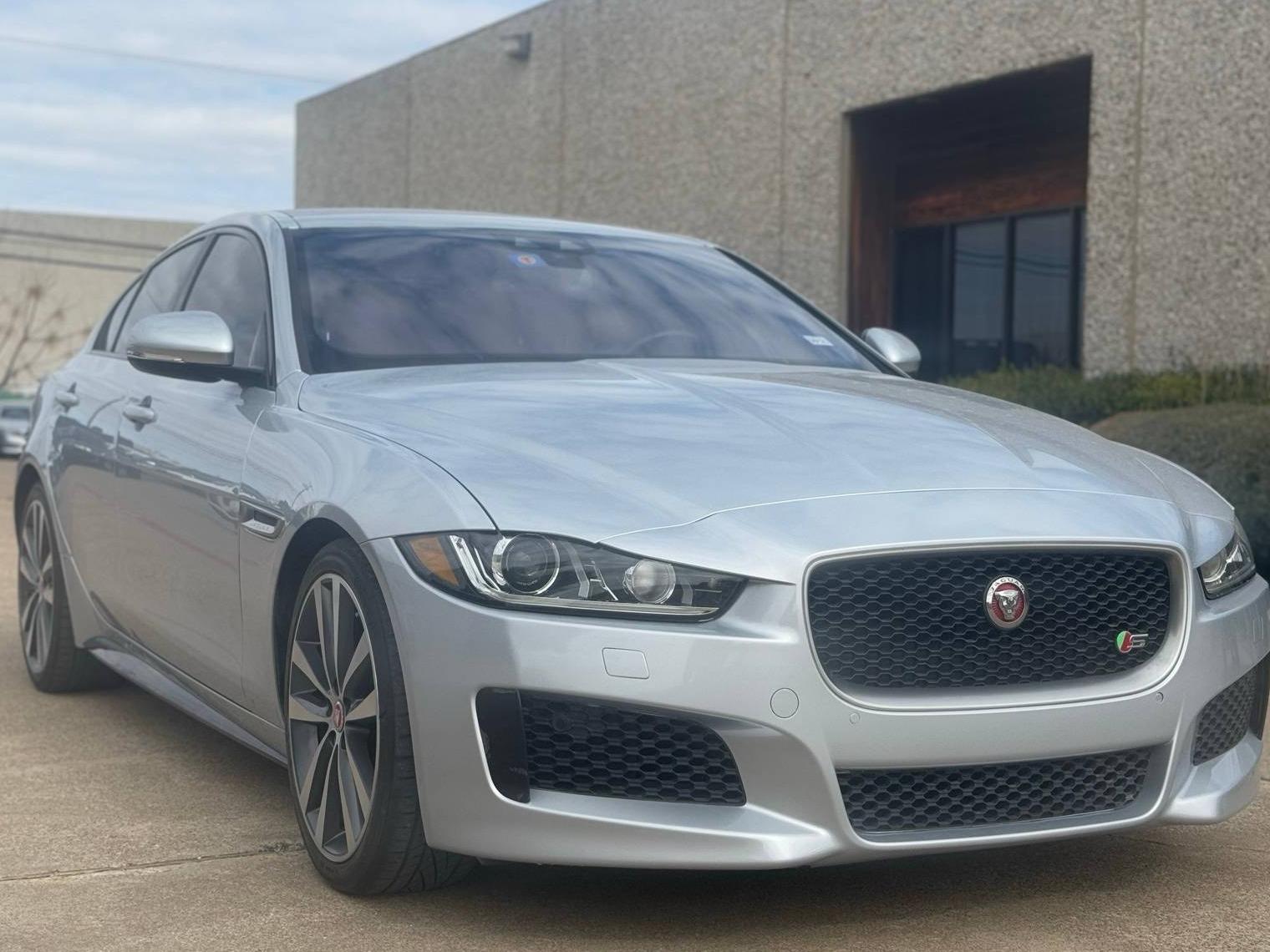 JAGUAR XE 2018 SAJAG4FV6JCP17689 image