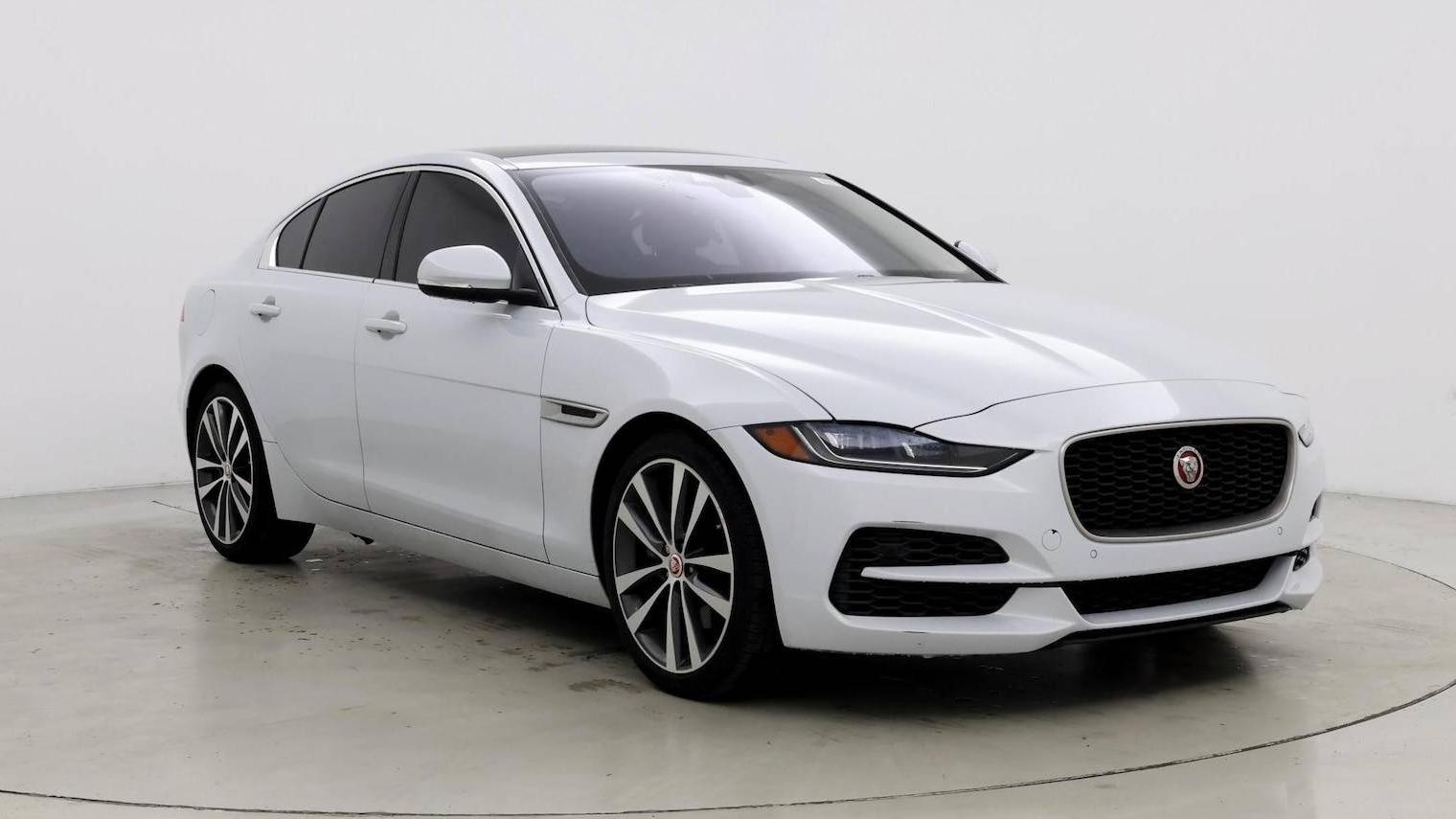 JAGUAR XE 2020 SAJAE4FX3LCP56220 image