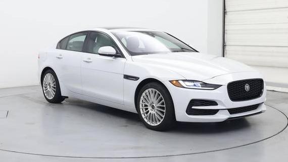 JAGUAR XE 2020 SAJAJ4FXXLCP62771 image