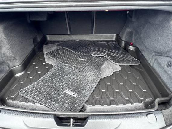 JAGUAR XE 2020 SAJAE4FX5LCP61337 image