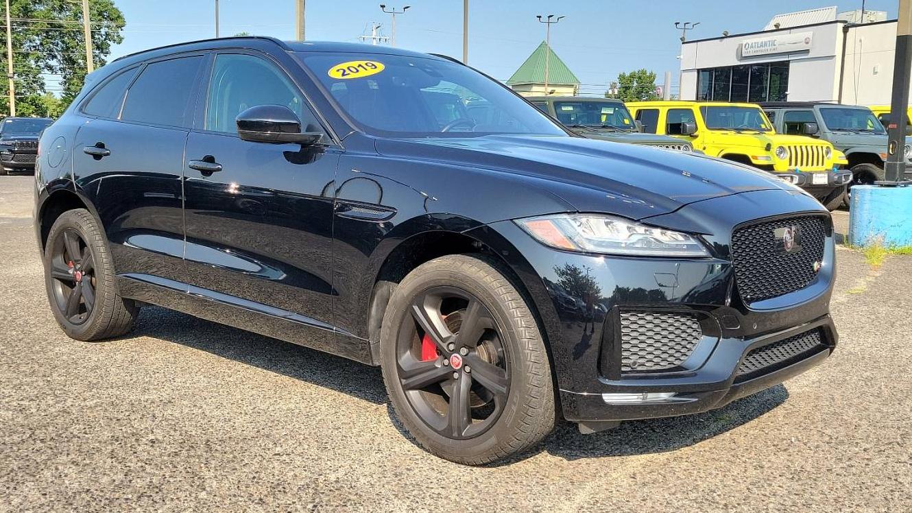 JAGUAR F-PACE 2019 SADCM2FV8KA393165 image