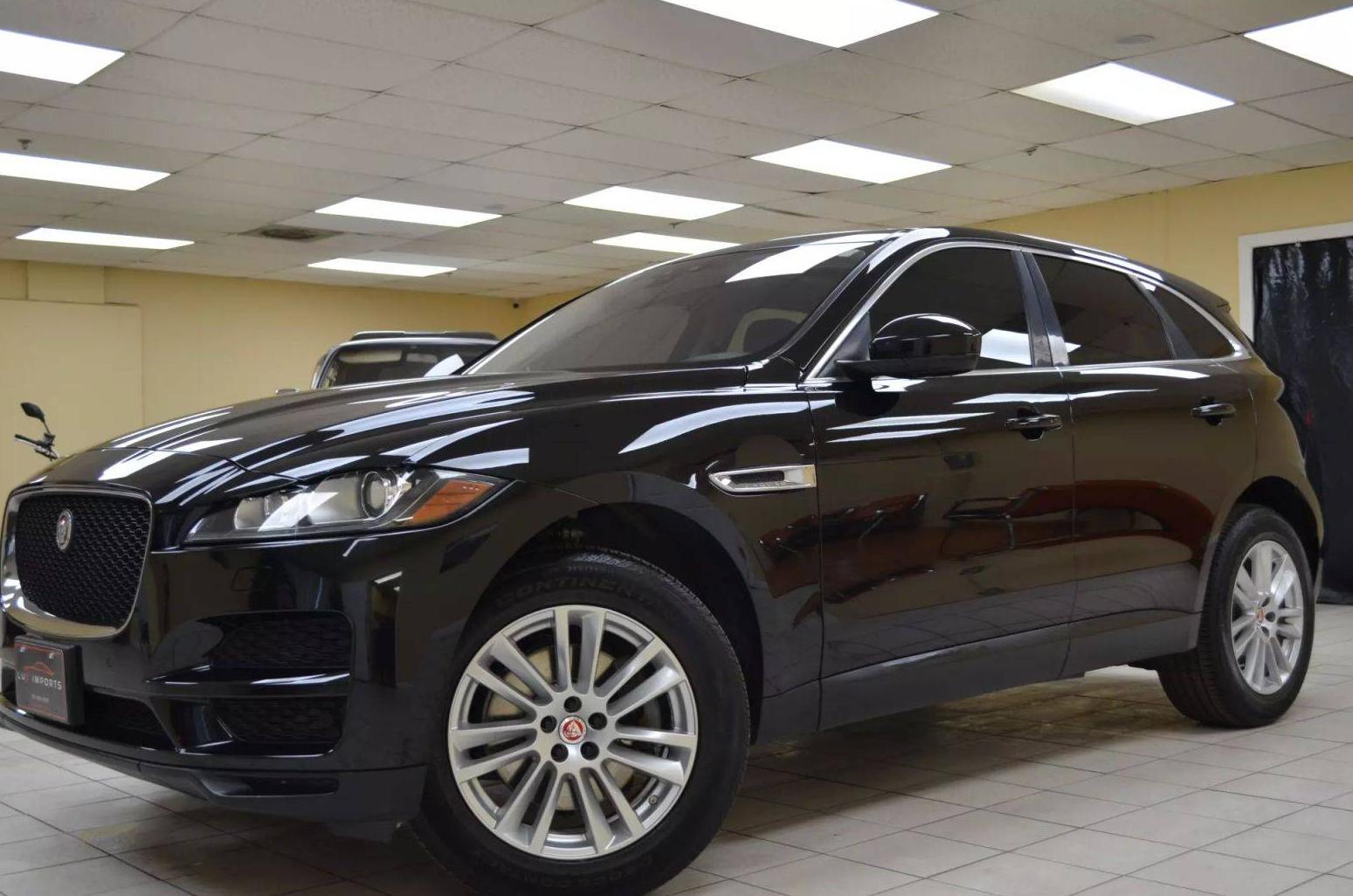 JAGUAR F-PACE 2019 SADCK2GX9KA392855 image