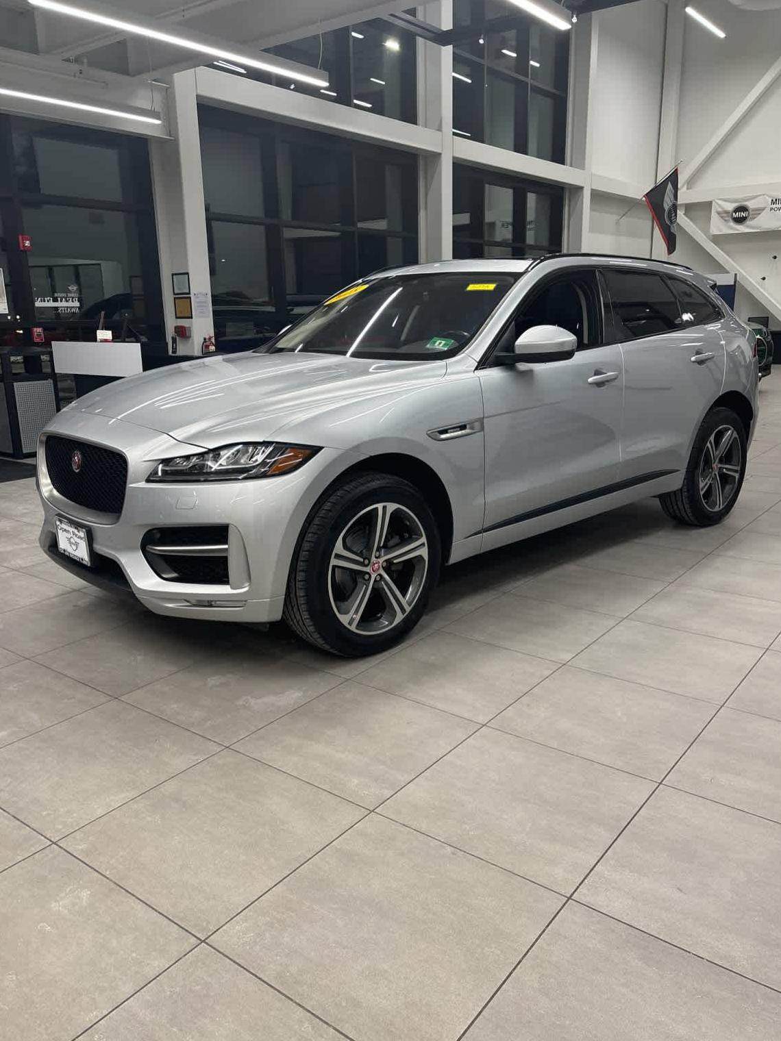 JAGUAR F-PACE 2018 SADCL2FX2JA351190 image