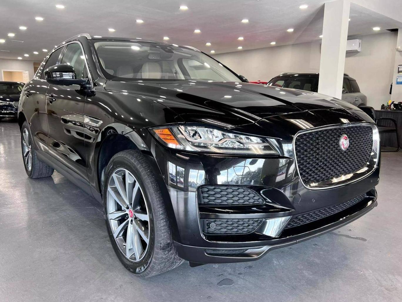 JAGUAR F-PACE 2018 SADCK2EV0JA270546 image