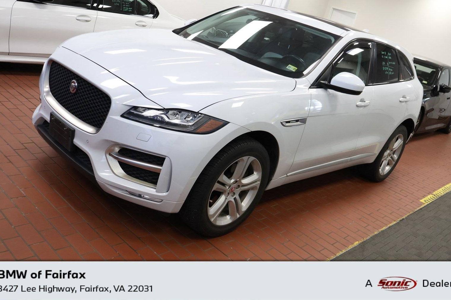 JAGUAR F-PACE 2017 SADCL2BV7HA498491 image