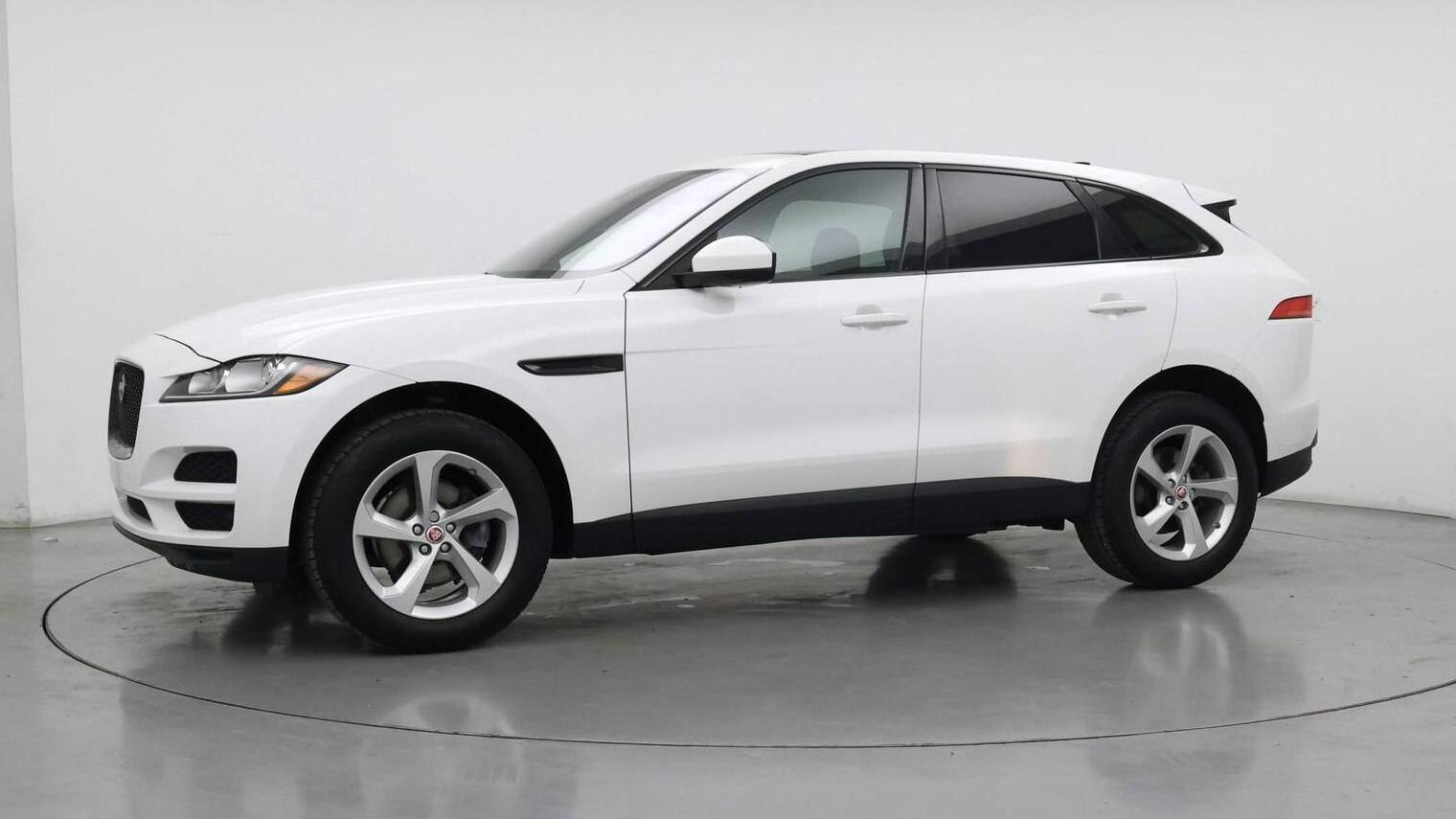 JAGUAR F-PACE 2020 SADCJ2FX0LA657619 image