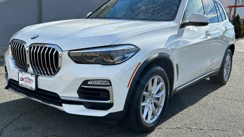 BMW X5 2019 5UXCR6C52KLK83045 image