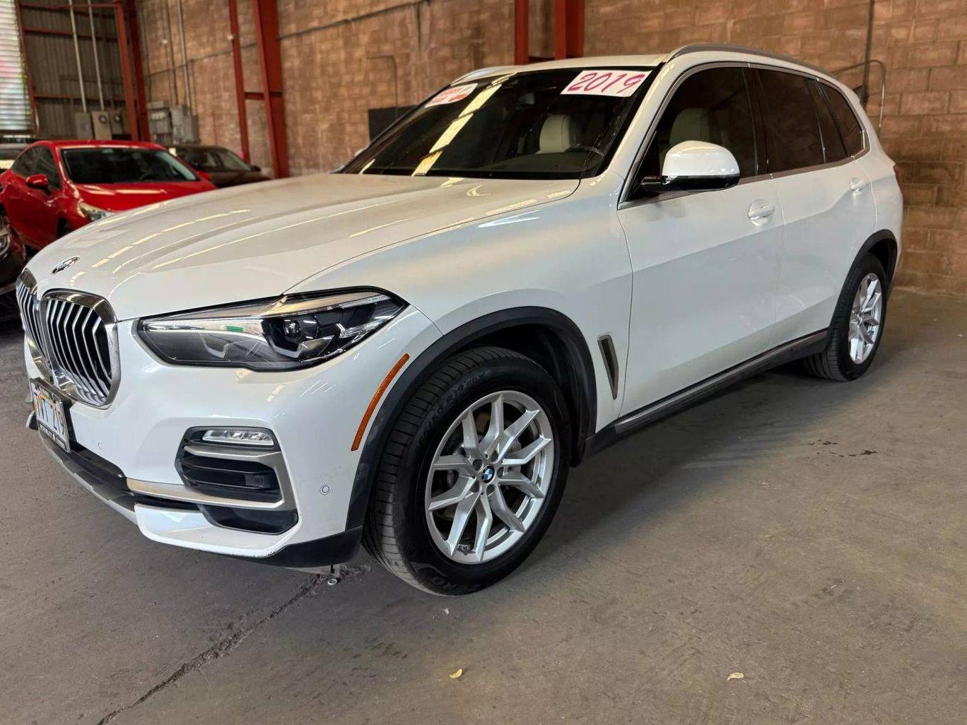 BMW X5 2019 5UXCR6C5XKLL23596 image