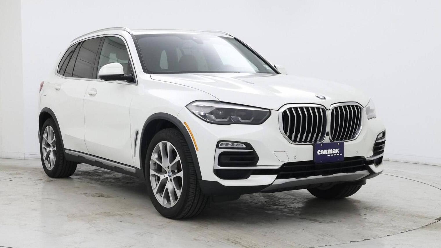 BMW X5 2019 5UXCR6C55KLK87171 image