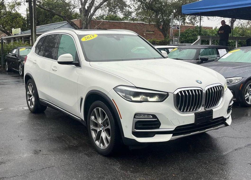 BMW X5 2019 5UXCR6C55KLL25885 image