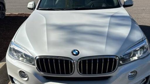 BMW X5 2018 5UXKR0C54JL075823 image