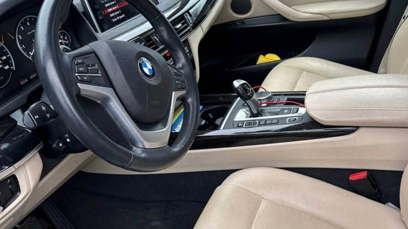 BMW X5 2018 5UXKT0C53J0W00356 image