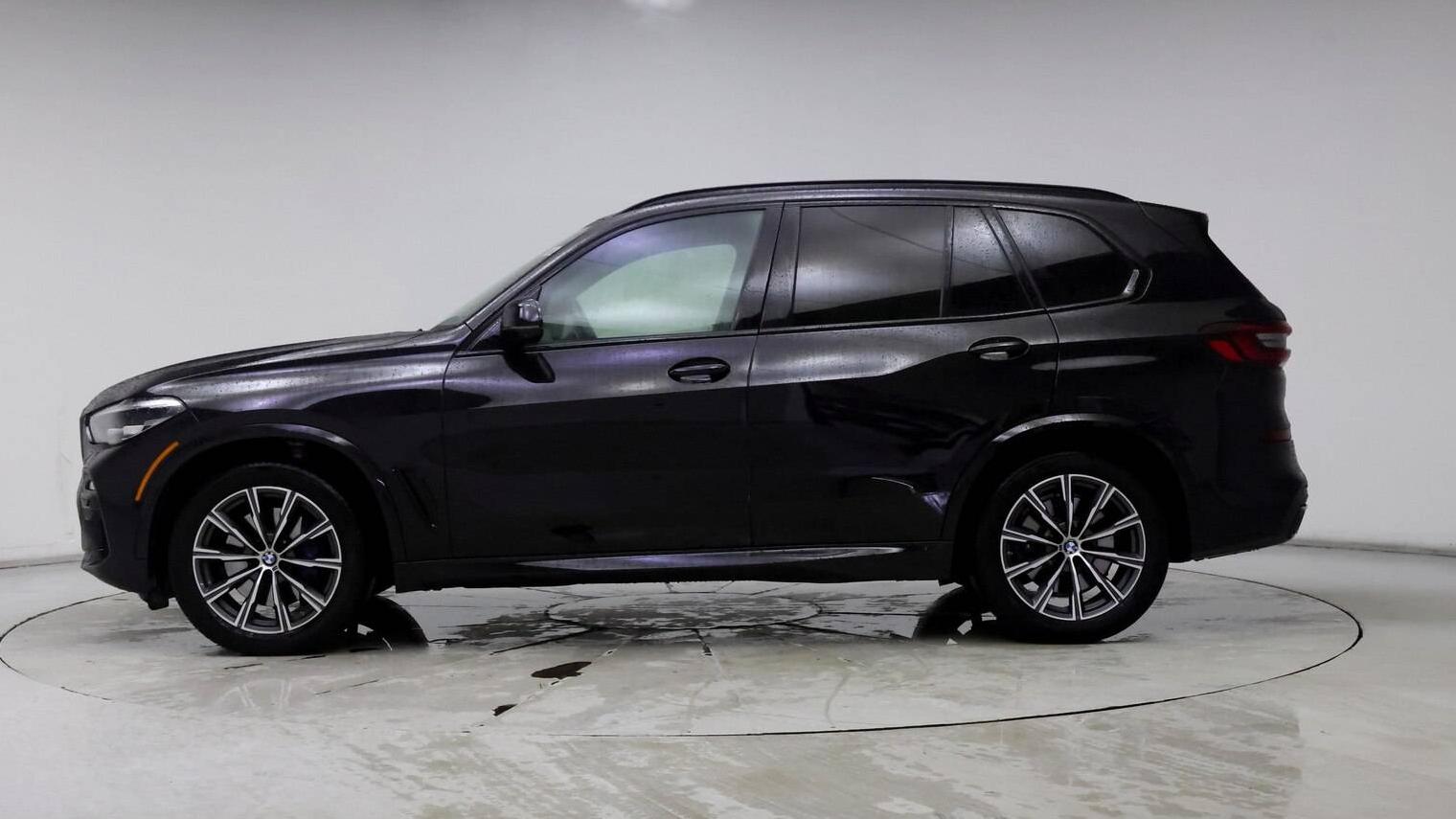 BMW X5 2021 5UXCR6C04M9E32398 image