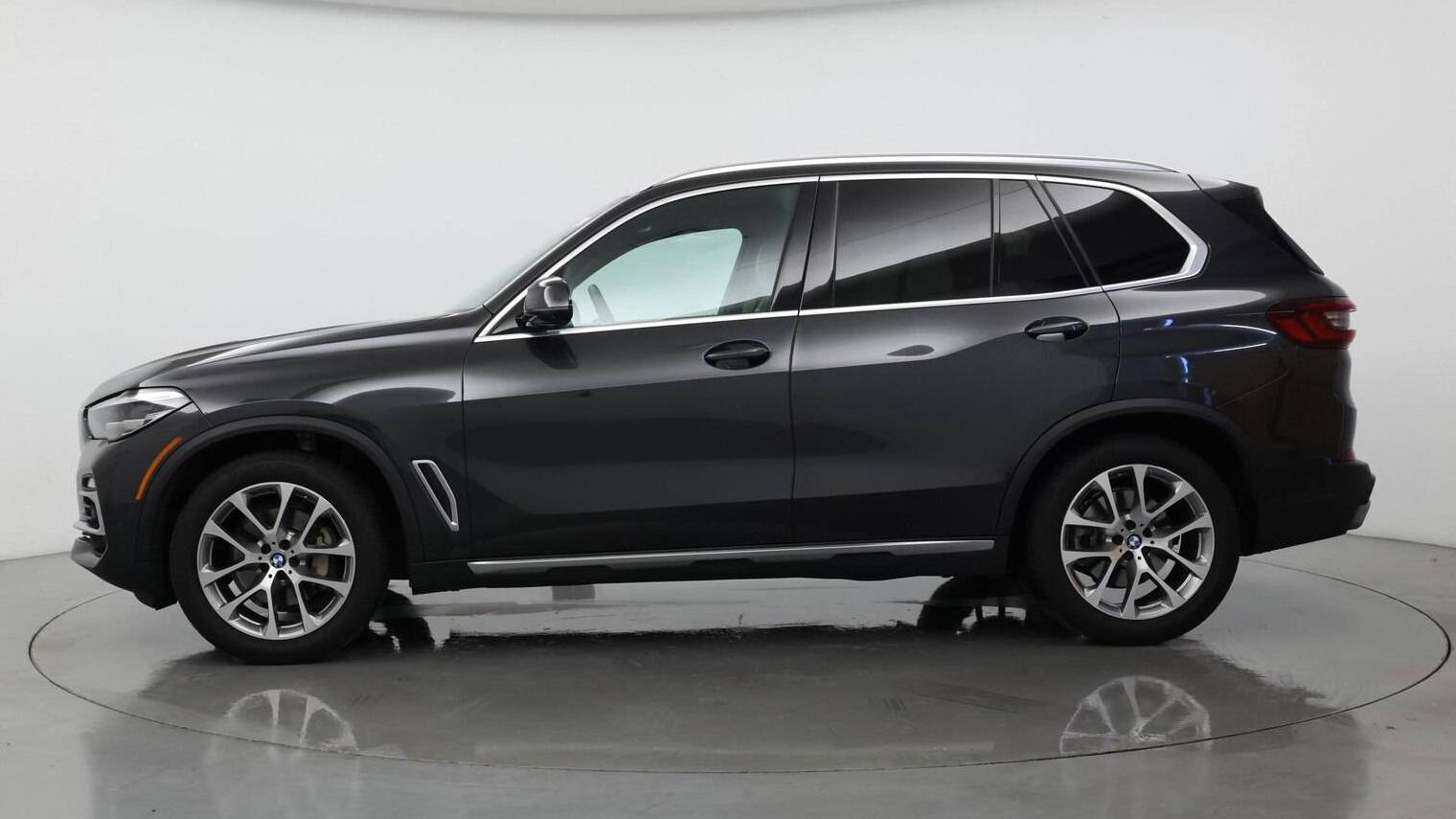 BMW X5 2021 5UXCR4C03M9E43610 image