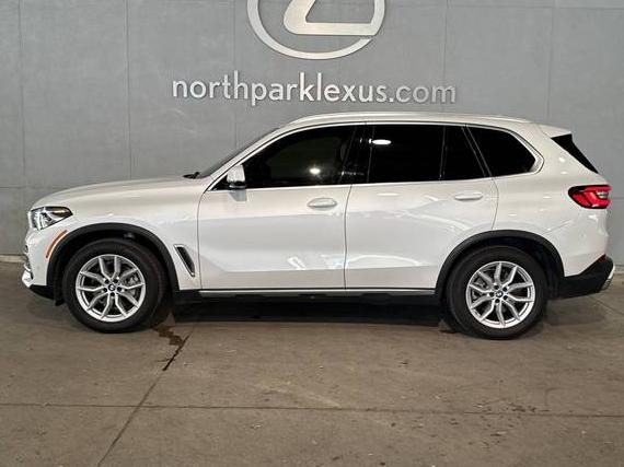 BMW X5 2021 5UXCR6C06M9H80543 image