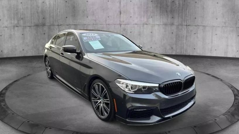 BMW 540I 2019 WBAJE5C52KWW02101 image