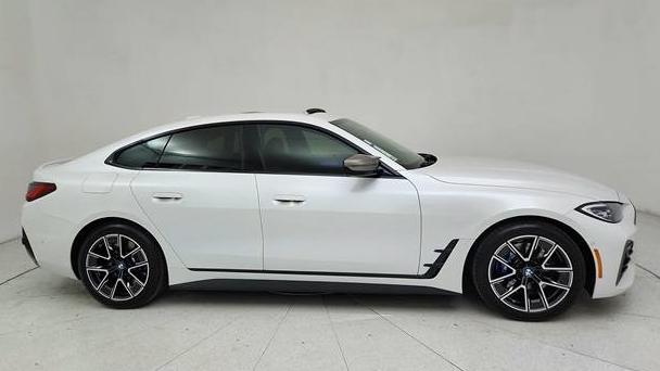 BMW M440I 2024 WBA13AW05RFT04800 image