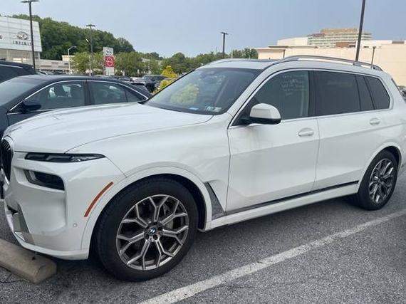 BMW X7 2023 5UX23EM03P9R07143 image